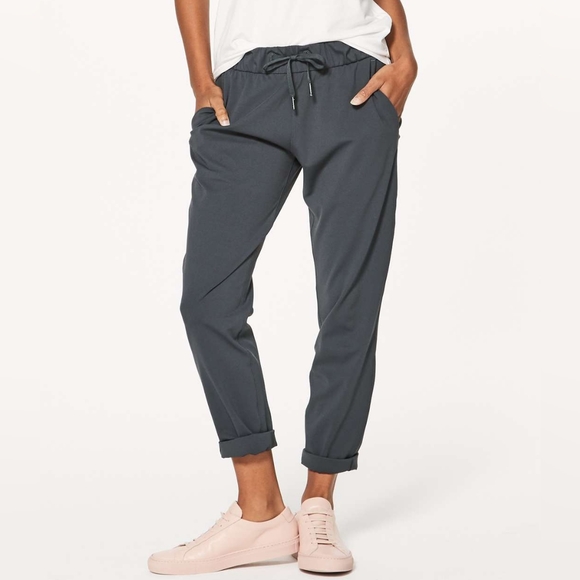 Lululemon On The Fly Pant 28” Melanite Athleisure Athletic - Picture 1 of 15